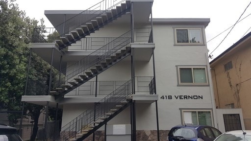 Building Photo - 418 Vernon St