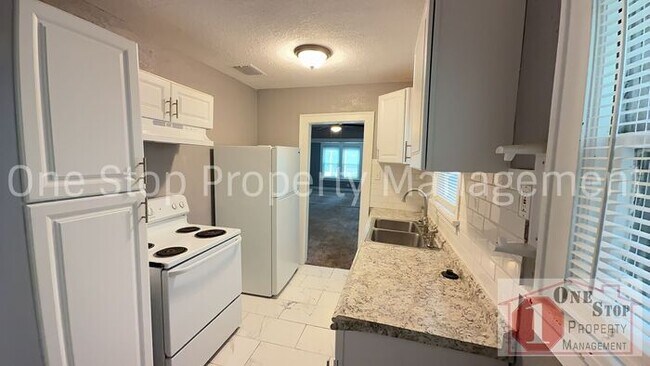 Building Photo - 2 Bedroom, 1 bathroom in Kansas City