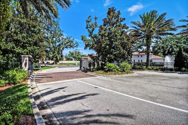 Building Photo - Townhome  in The Enclave at Summer Beach