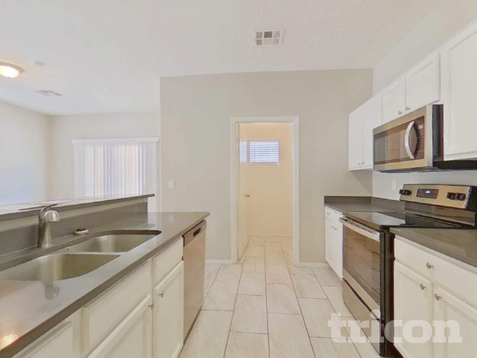 Building Photo - 442 E Cheyenne Rd