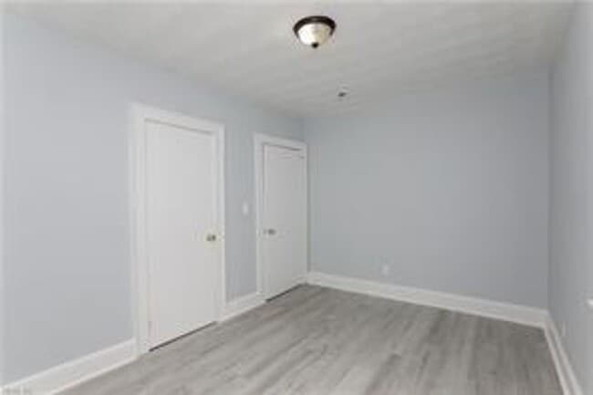 Building Photo - Renovated 3 bed, 1.5 bath Single-Family