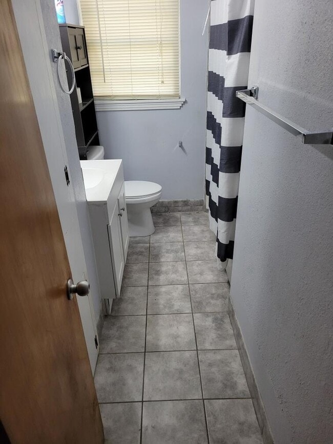 Building Photo - 1705 Harding St