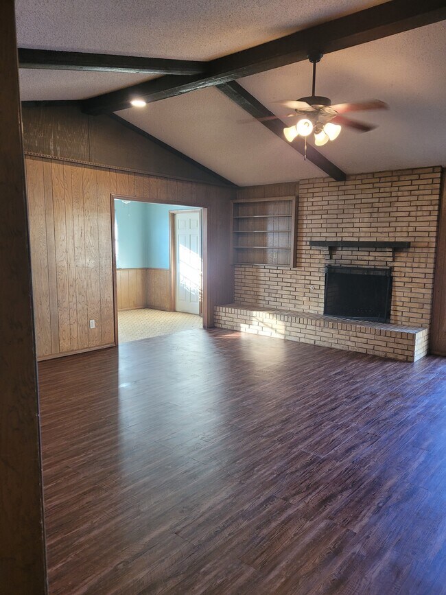 Living room - 635 E Cherry St