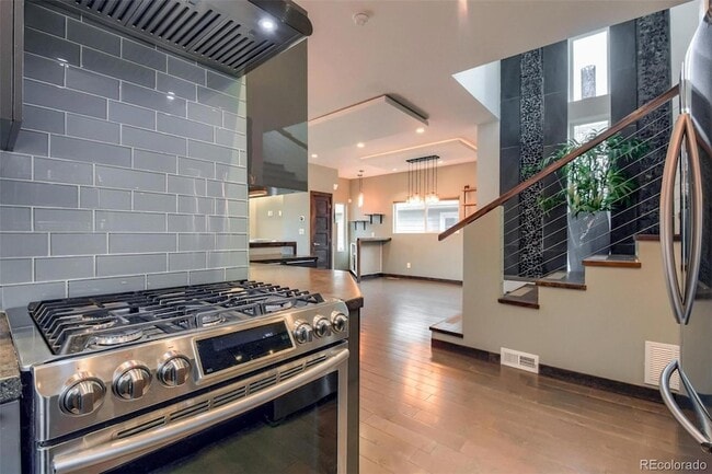 Building Photo - 2798 S Lincoln St