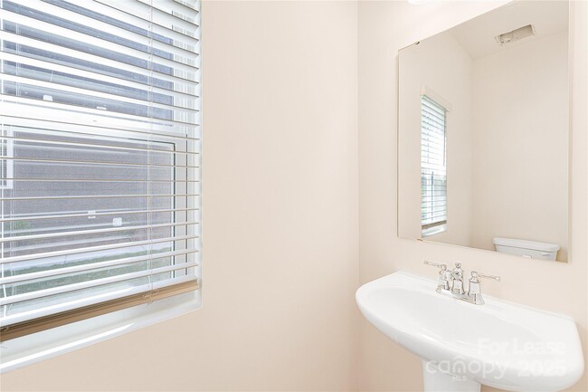 Building Photo - 2871 Yeager Dr NW