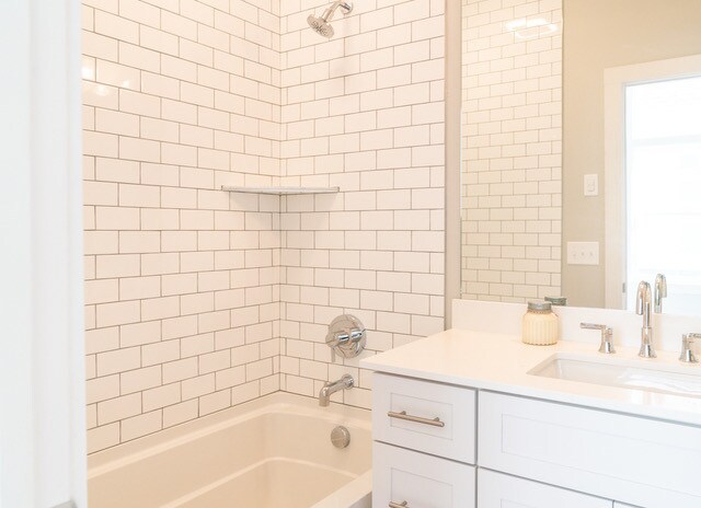 Building Photo - 509 Rosedale Ave E