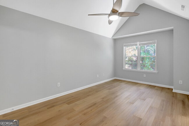 Building Photo - 569 N Fairfield Dr
