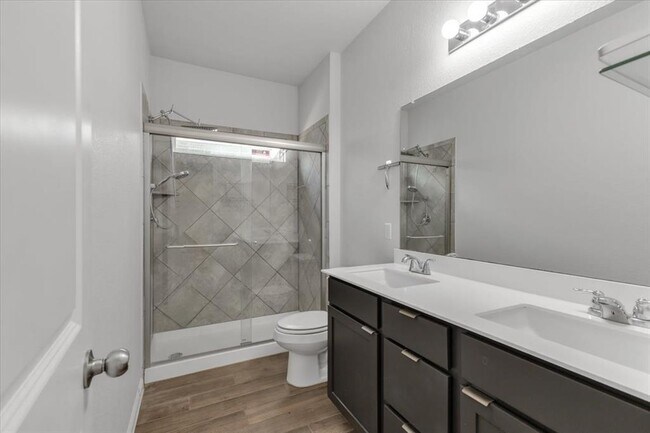 Building Photo - 223 Clearlake Dr