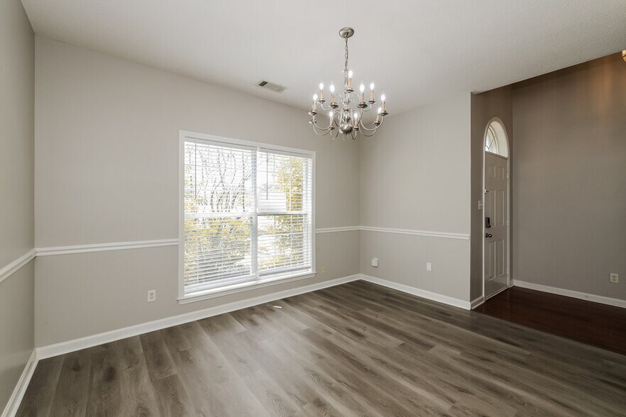 Building Photo - 10076 Sutton Ridge Ln