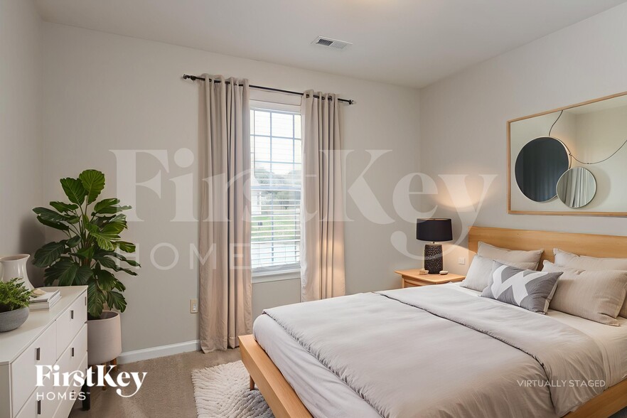 Building Photo - 4 Franklinwood Dr