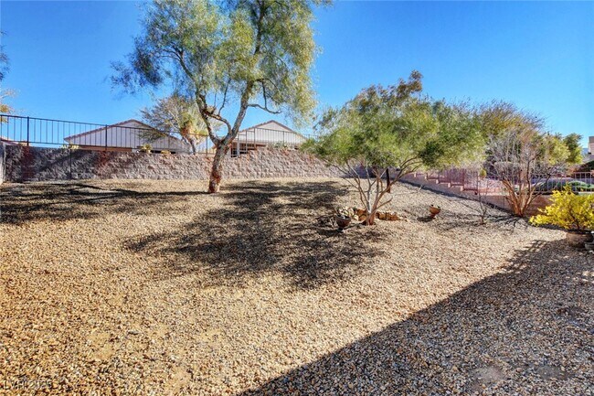 Building Photo - 2320 Meteor Shower St