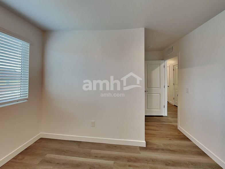 Building Photo - 18489 W El Cortez Pl