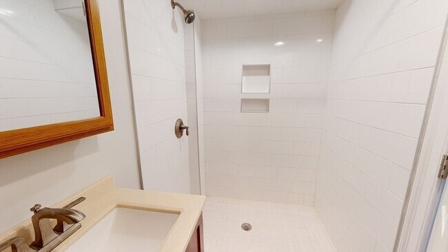 Building Photo - 37 Walnut Pl