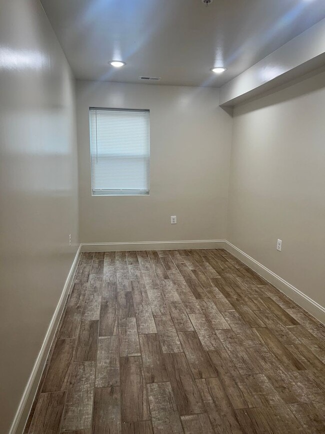 Building Photo - 1620 Constitution Ave NE