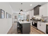 Building Photo - 2320 Priscilla St