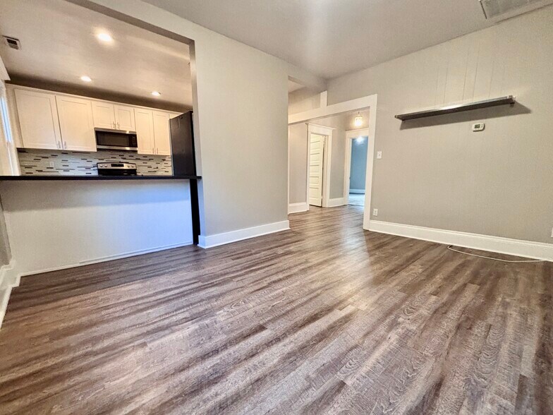 Living Room - 718 NW 21st Ave