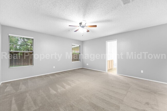 Building Photo - Charming 3-Bedroom Home in Arlington – Man...