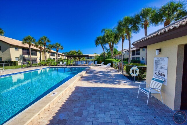 Building Photo - Seasonal Short-Term 2 Bedroom 2 Bathroom Second Floor Condo in Mission Lakes!