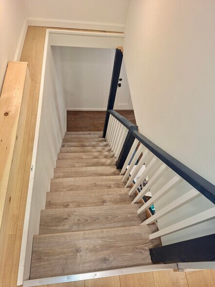 stairs to bedroom - 16 Rock Hill Rd