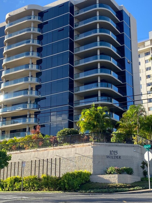 Primary Photo - 1015 Wilder Ave