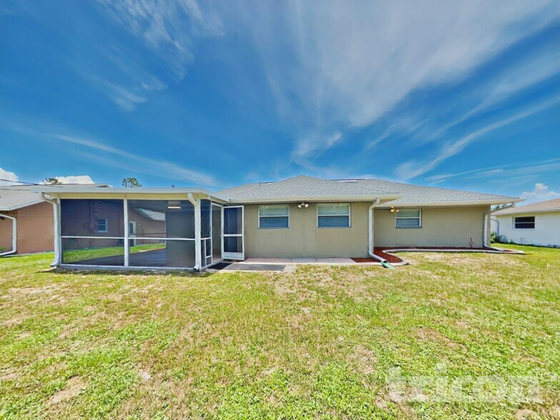 Building Photo - 23120 Donalda Ave