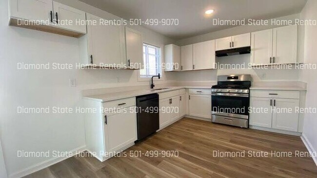 Building Photo - 633 Paul Pl