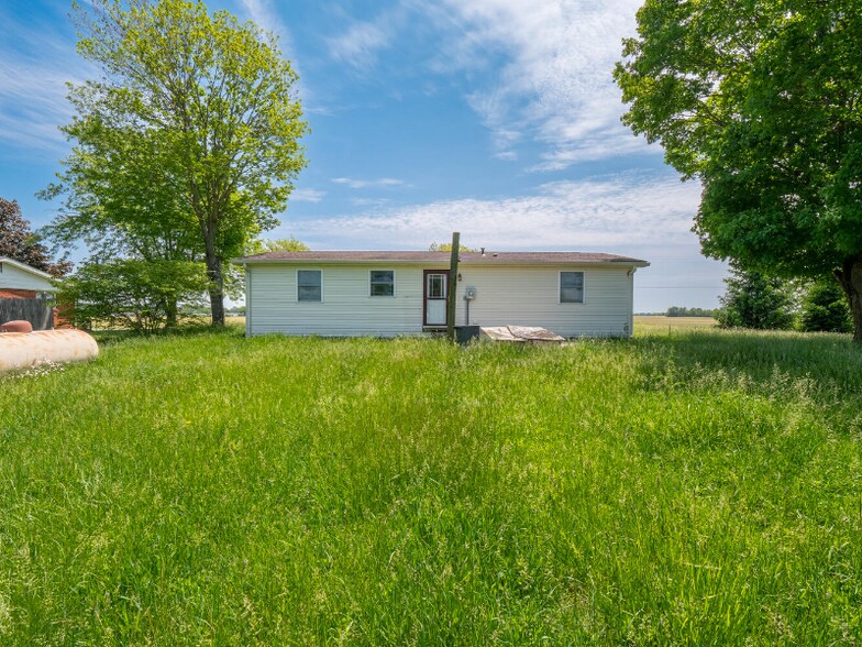 Building Photo - 5784 250N