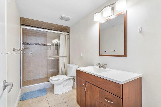 Building Photo - 1401 S Ocean Dr