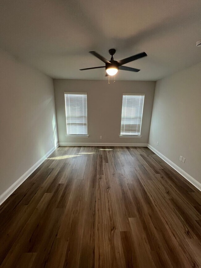 Building Photo - 17 Venecia Ct