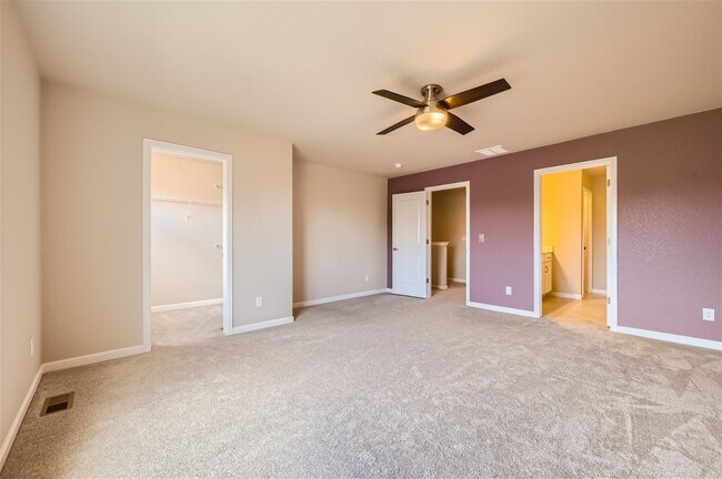 Building Photo - West Longmont Townhome!