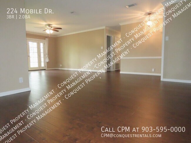 Building Photo - 224 Mobile Dr