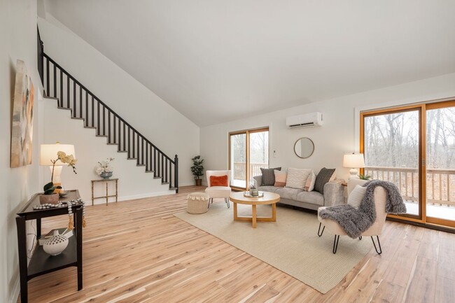 Building Photo - 3764 Glenwood Dr