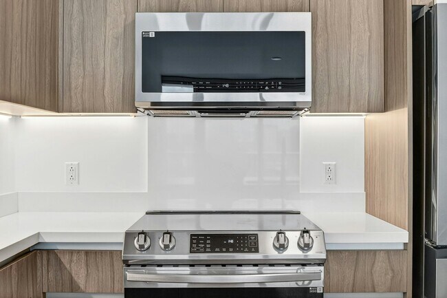 Building Photo - 1500 Rycroft St