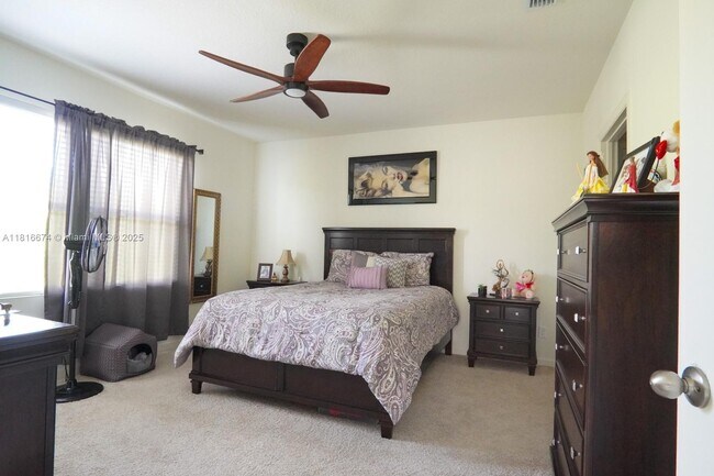 Building Photo - 10770 SW Vasari Way