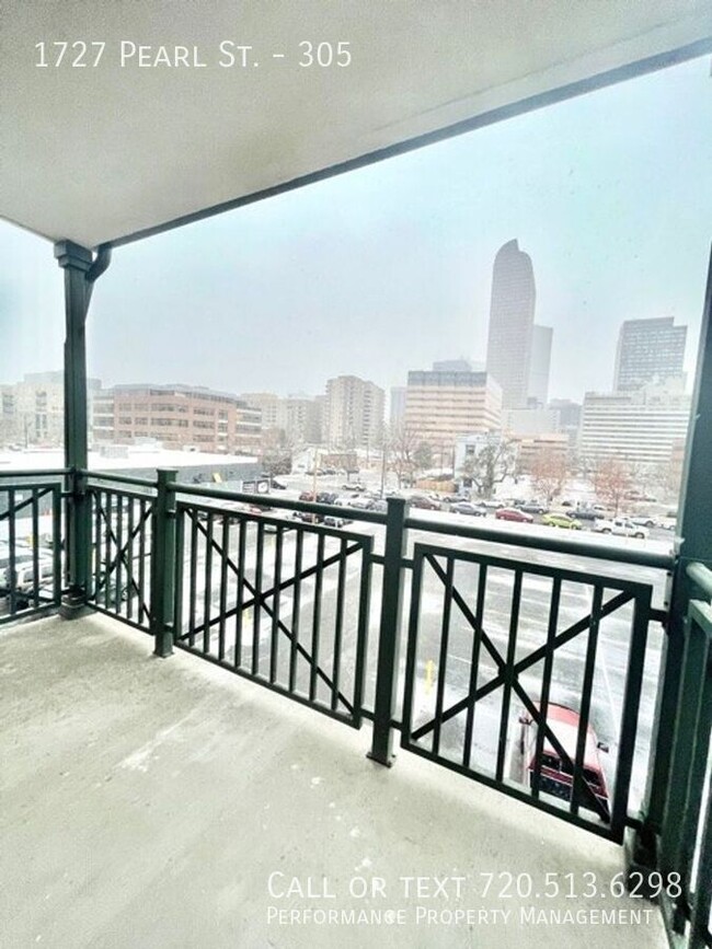 Building Photo - 2-Bedroom, 2-Bath Condo in Uptown with Dow...