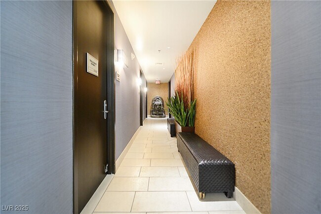 Building Photo - 4525 Dean Martin Dr