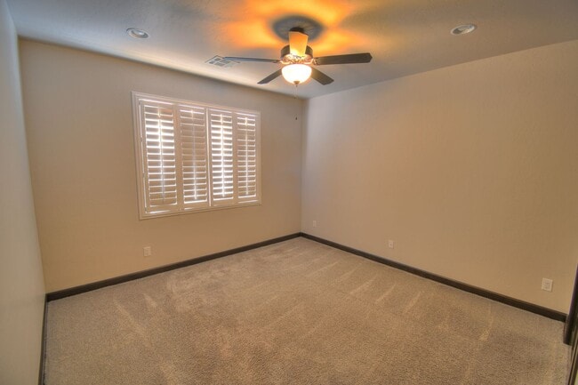 Building Photo - Meriposa Masterpiece