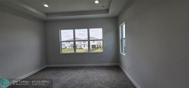Building Photo - 5461 Empire Dr