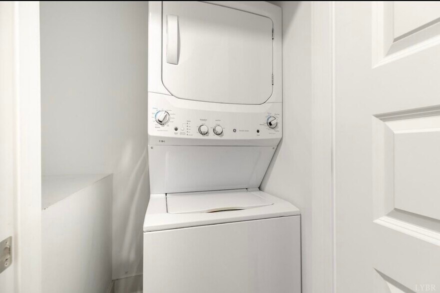 Building Photo - 64 Allwell Rd