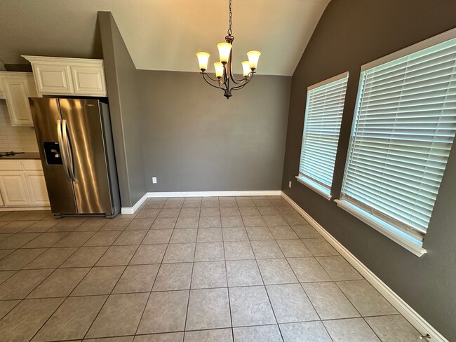 Building Photo - 4 bed 2 bath in Edmond