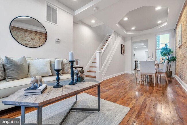 Building Photo - 3405 Claremont St