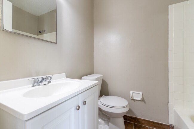 Building Photo - 3869 Winwood Dr