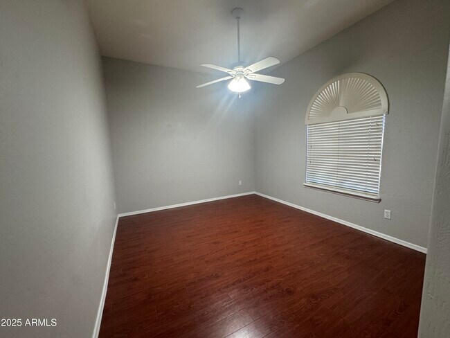 Building Photo - 1242 E Geronimo Pl
