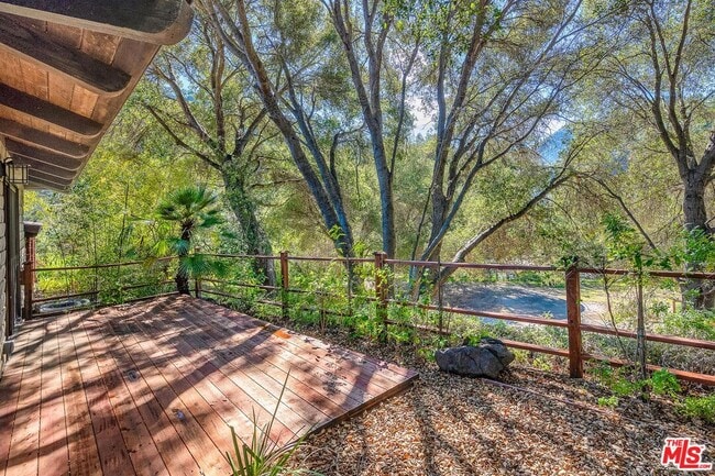 Building Photo - 535 Crater Camp Dr