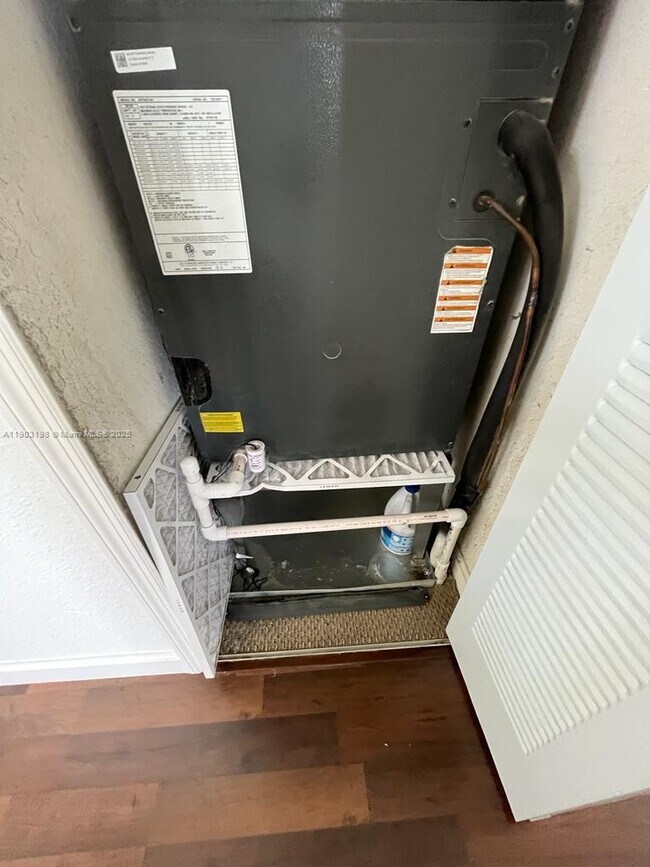 Building Photo - 10983 NW 79th St