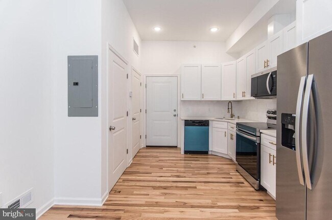 Building Photo - 315 N Preston St