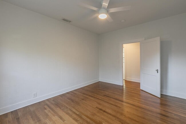 Building Photo - CHARMING and UPDATED 3/2 in The Cultural District