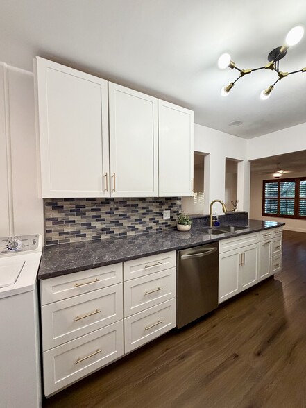 Building Photo - 11518 Landing Pl