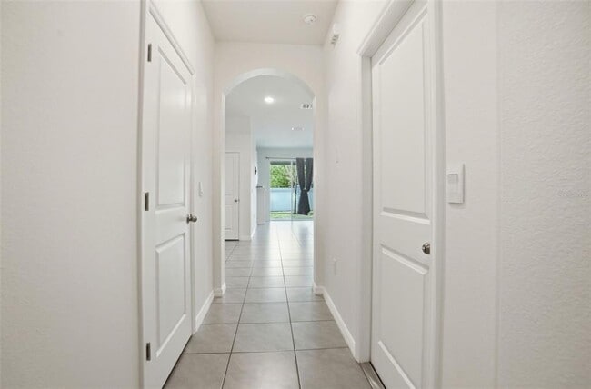 Building Photo - 5323 Dragonfly Dr