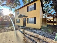 Building Photo - 3826 Lakeshore Dr